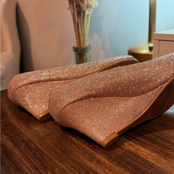 Gold wedge heels - Picture 6 of 7